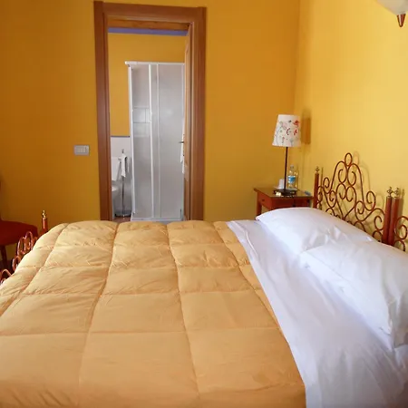 Cascina Gardina B&B 카스텔레로