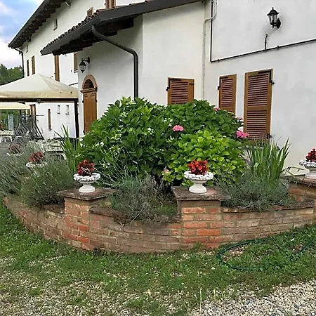 Cascina Gardina לינה וארוחת בוקר Castellero
