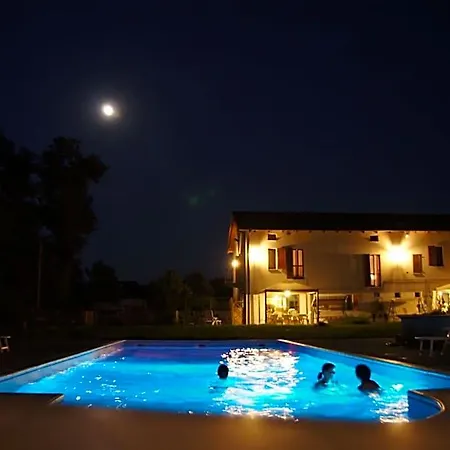 Cascina Gardina לינה וארוחת בוקר 3*