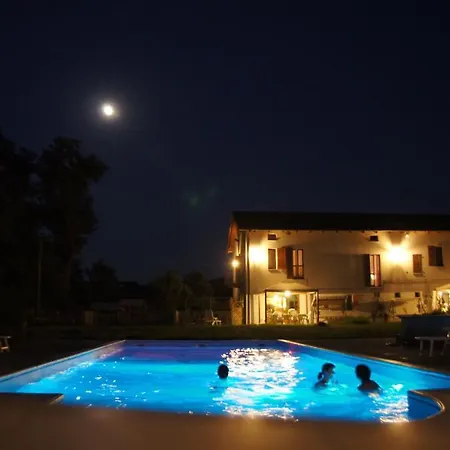 לינה וארוחת בוקר Cascina Gardina